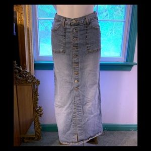 Great condition LVL X Jean skirt size Junior